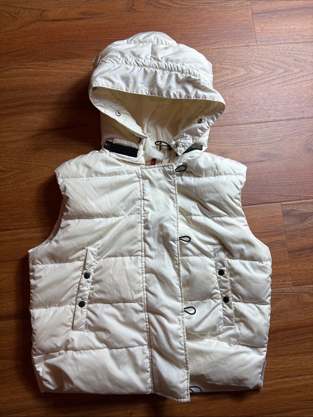Moncler women’s size 4 white Puffer Hooded Vest